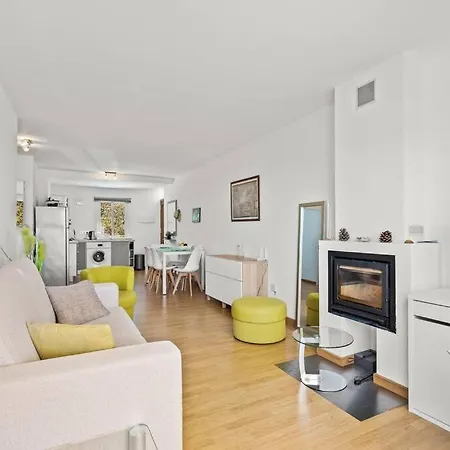 Penthouse With A Panoramic View And 2 Pools 미하스