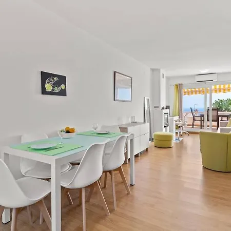 Penthouse With A Panoramic View And 2 Pools
