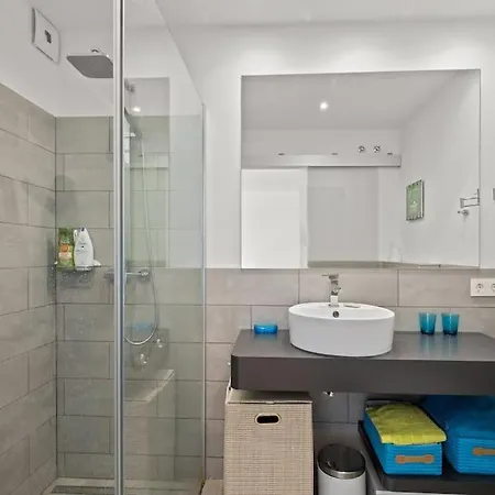 Penthouse With A Panoramic View And 2 Pools Apartment *