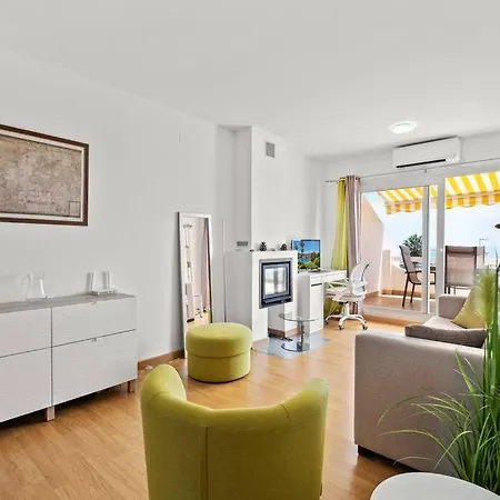 Penthouse With A Panoramic View And 2 Pools * 미하스